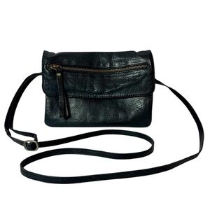Day & mood Black Leather Crossbody Bag – Minimalist Foldover Design